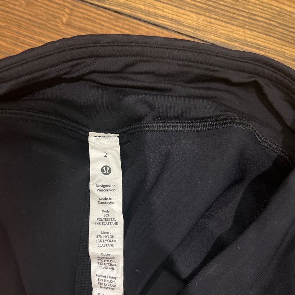 Lululemon black pleated tennis skirt size 2 - Picture 4 of 4